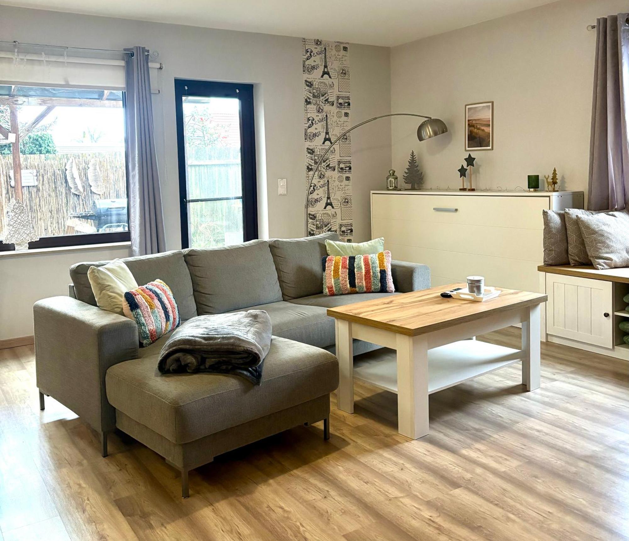 Grosse Wohnkueche, Terrasse, Schlafzimmer Am Steinhuder Meer, Wlan, Parkplatz, Fussbodenheizung, 70Qm Wunstorf Buitenkant foto
